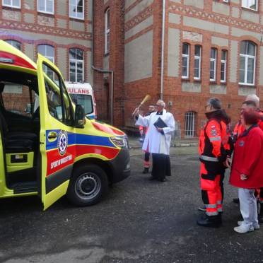 Uroczyste przekazania nowej karetki dla naszego szpitala