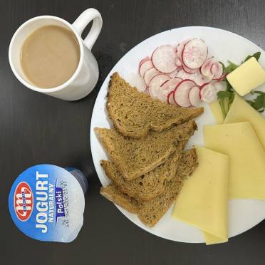 18.11.2025 r. śniadanie dieta z ogr. łatwoprzyswajalnych węglowodanów